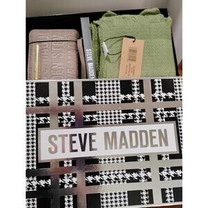 Steve Madden Gift Set Wallet and Scarf new with tags box